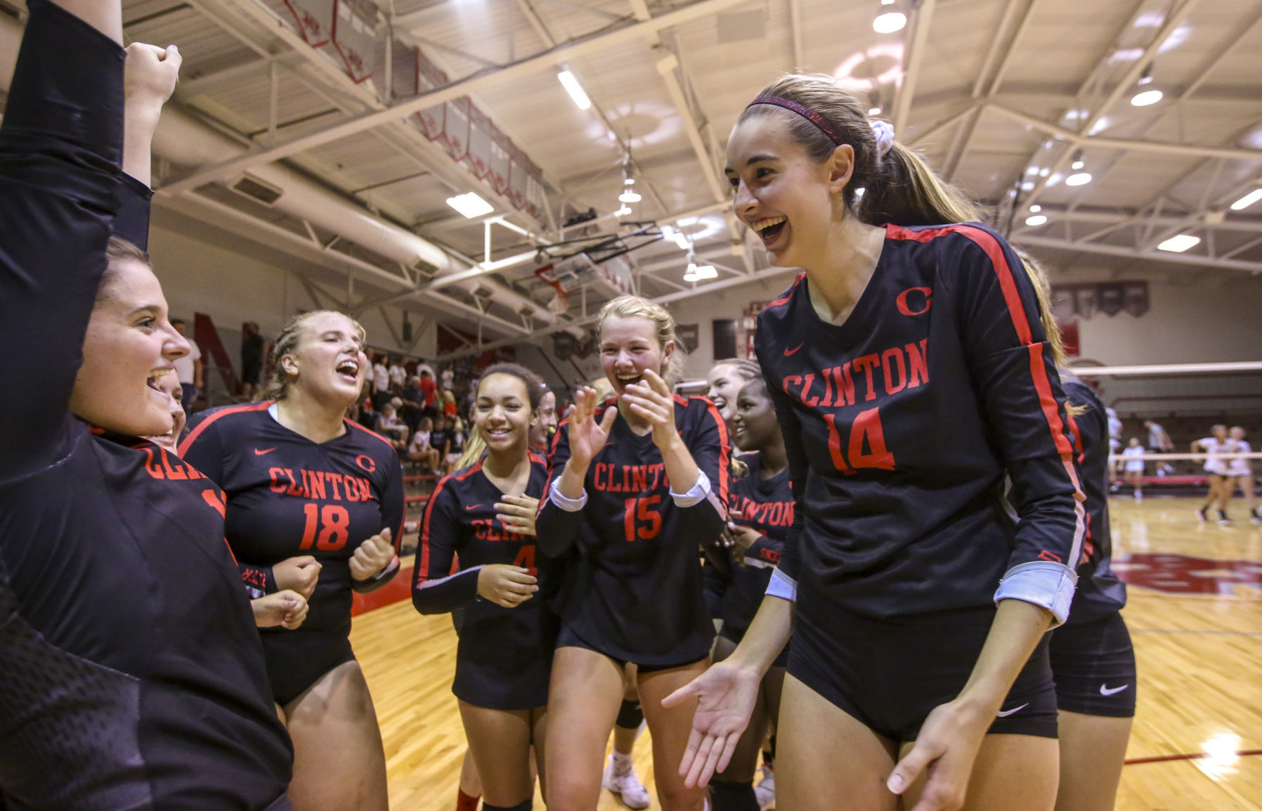 082118-mac-volleyball-001